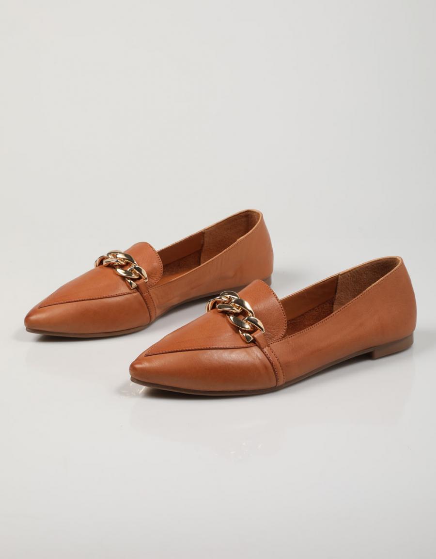 MOCASINES TOP 3 21726 en color Cuero