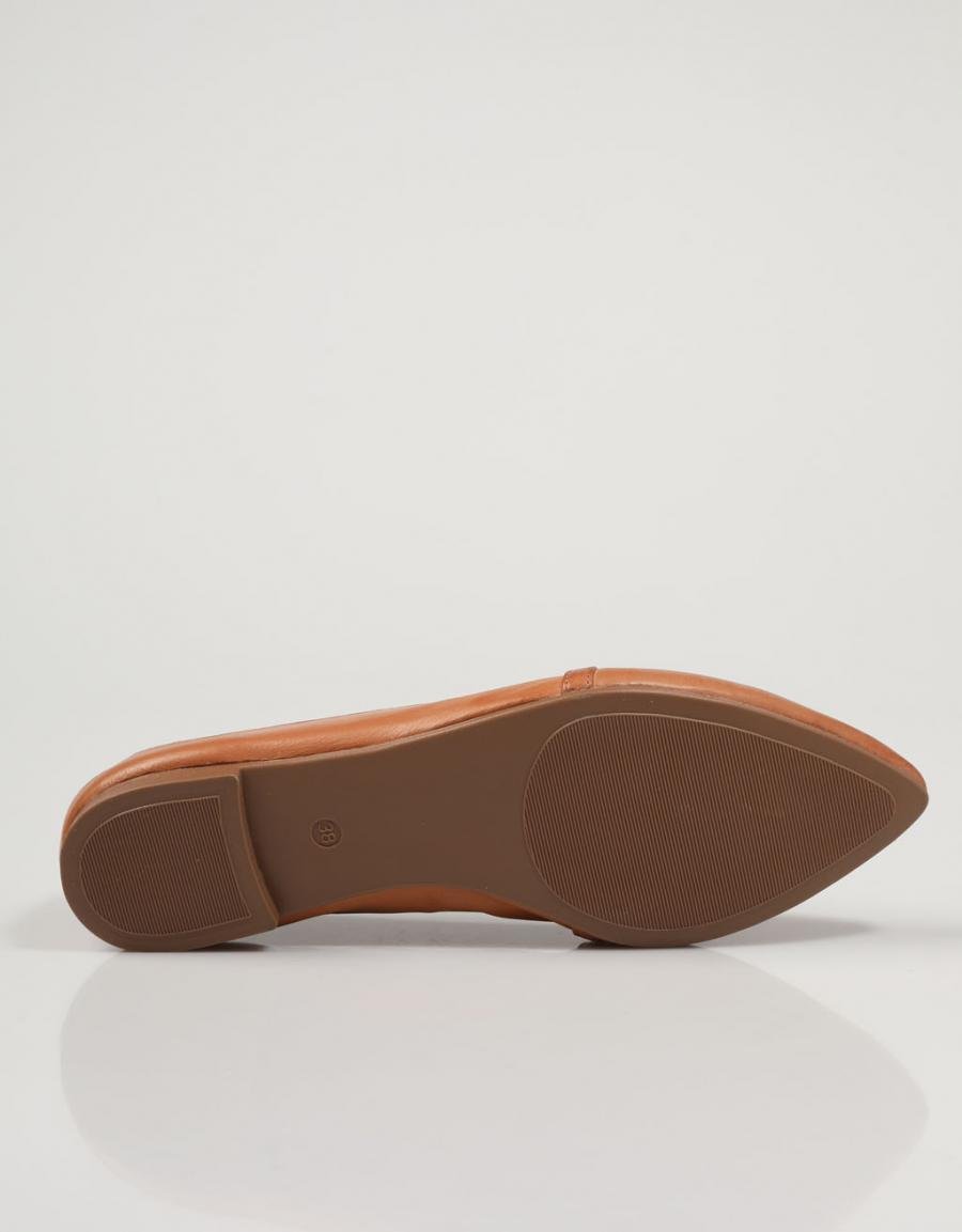 MOCASINES TOP 3 21726 en color Cuero