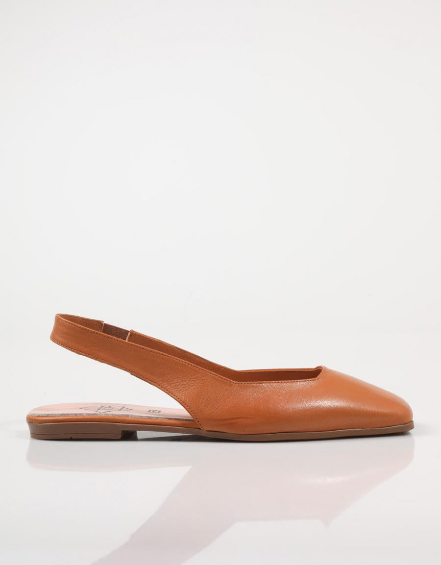 ZAPATOS SPORT TOP 3 22563 en color Cuero