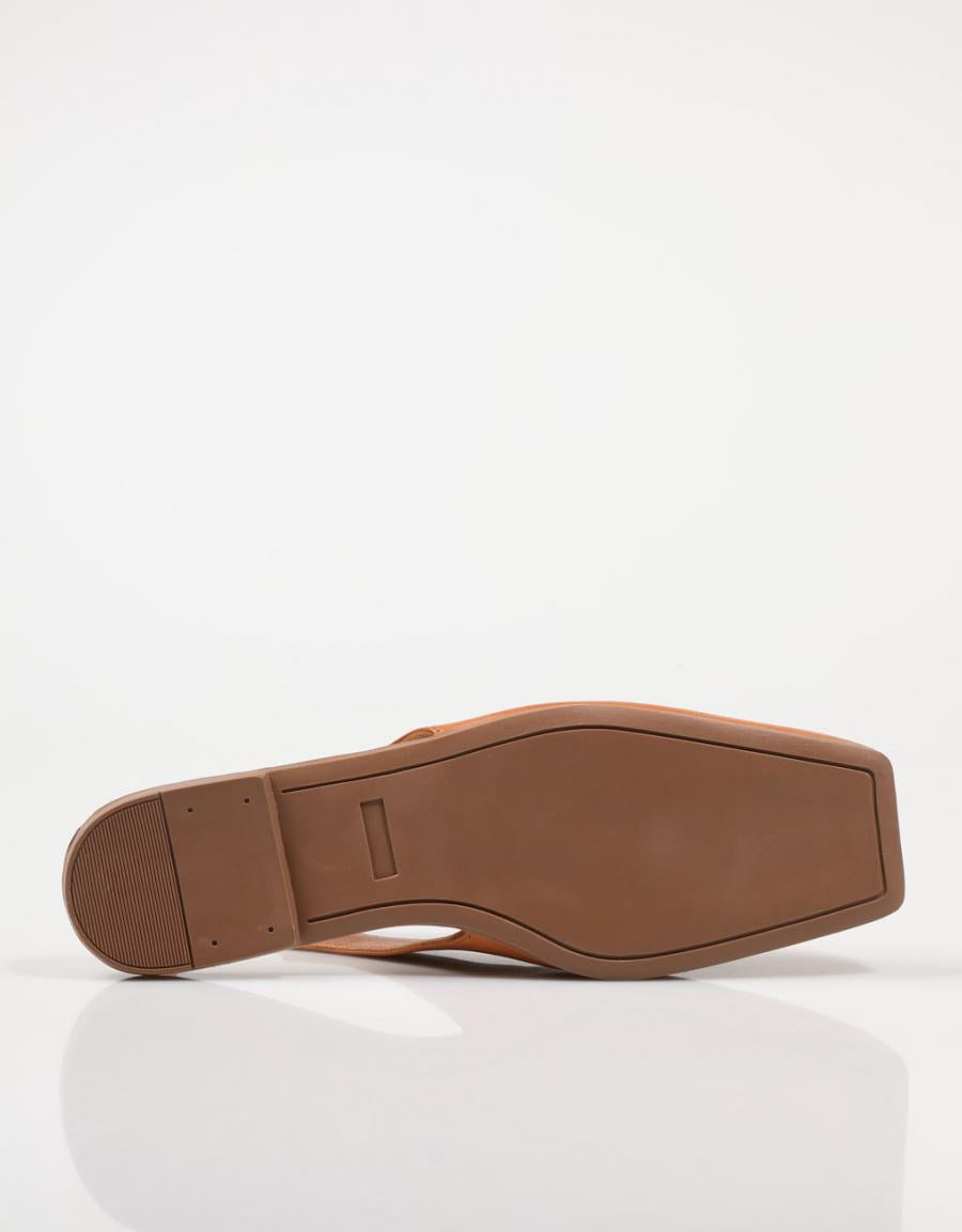 ZAPATOS SPORT TOP 3 22563 en color Cuero