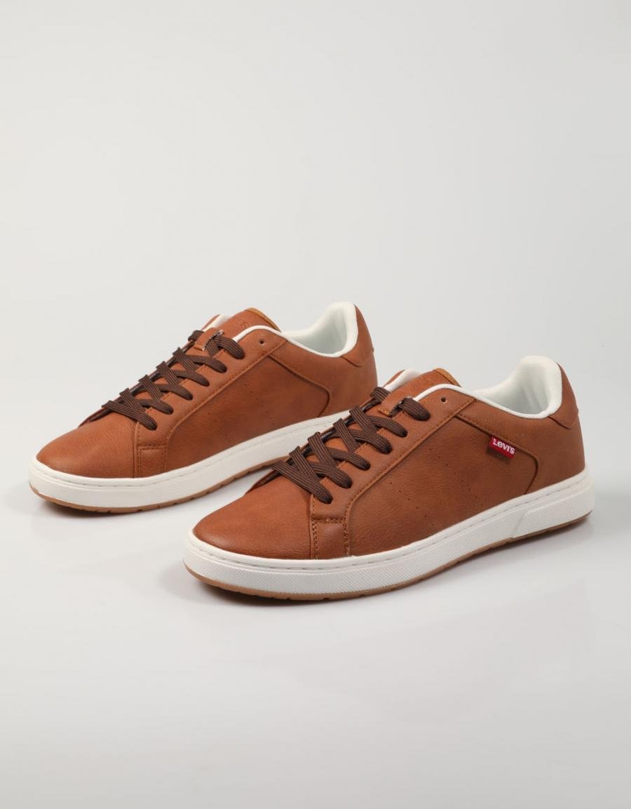 ZAPATILLAS LEVIS PIPER en color Cuero