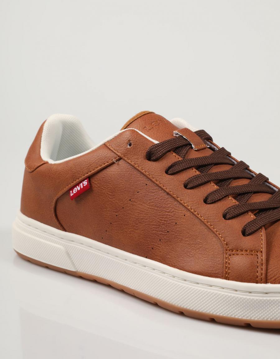 ZAPATILLAS LEVIS PIPER en color Cuero
