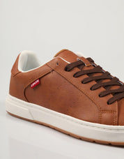 ZAPATILLAS LEVIS PIPER en color Cuero