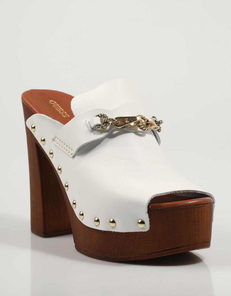 SANDALIAS GUESS CLARA FL6CLR LEA01 en color Blanco