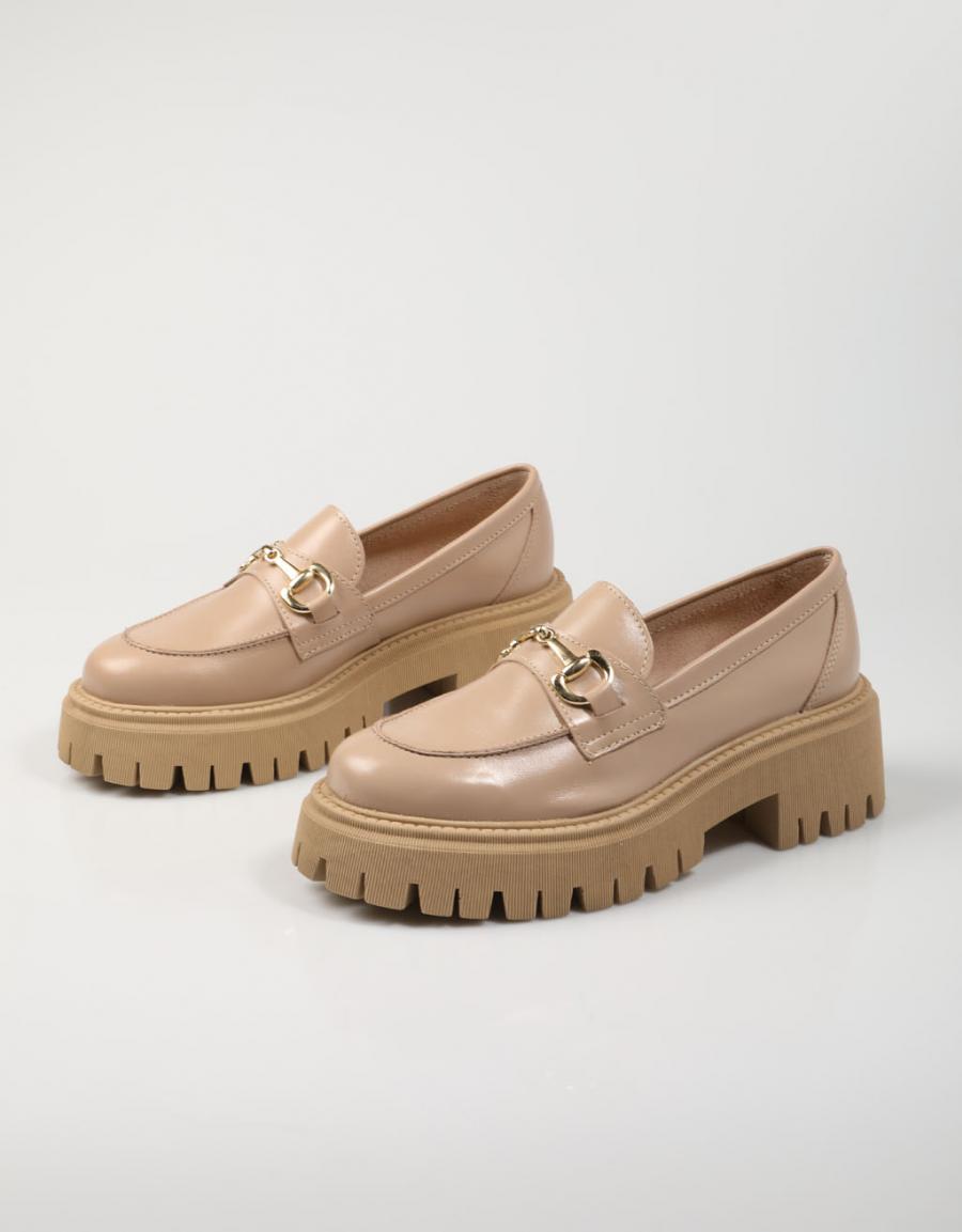 ZAPATOS SPORT REBECCA HOPE 2406 en color Beige