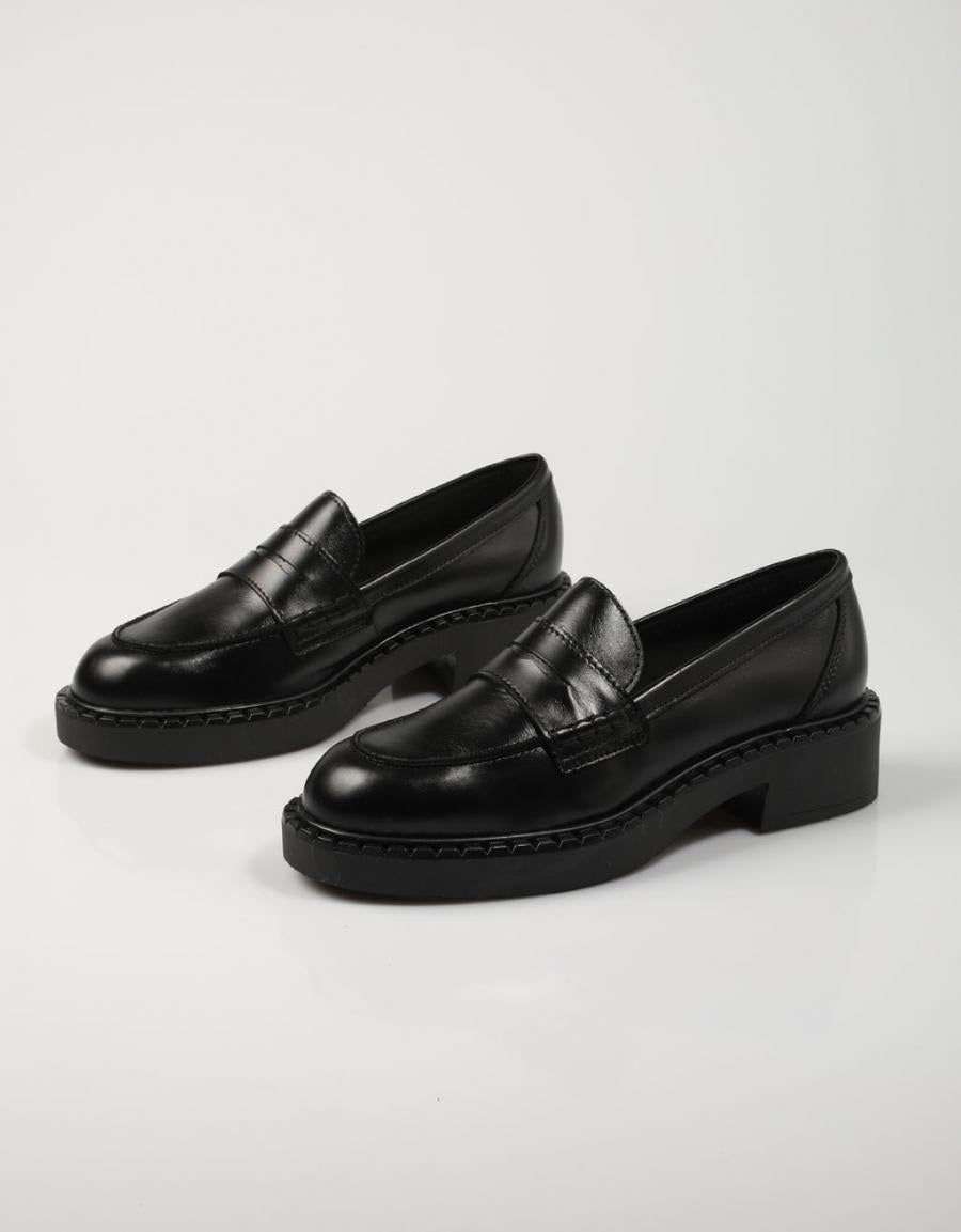 ZAPATOS SPORT REBECCA HOPE 2641 en color Negro