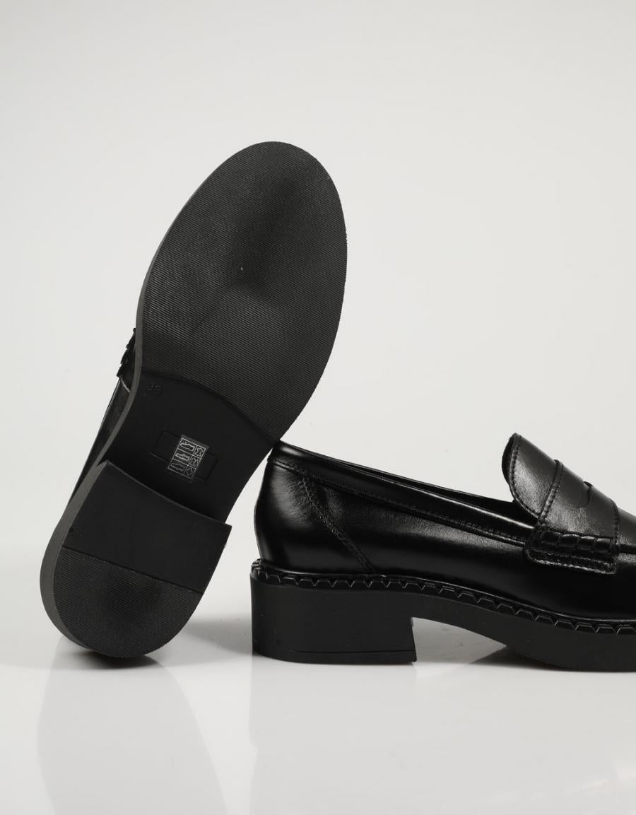 ZAPATOS SPORT REBECCA HOPE 2641 en color Negro