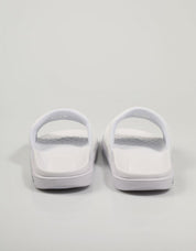 CHANCLAS LACOSTE CROCO en color Blanco