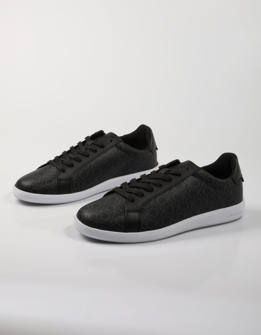 ZAPATILLAS CALVIN KLEIN LOW TOP LACE UP CV MOO en color Negro