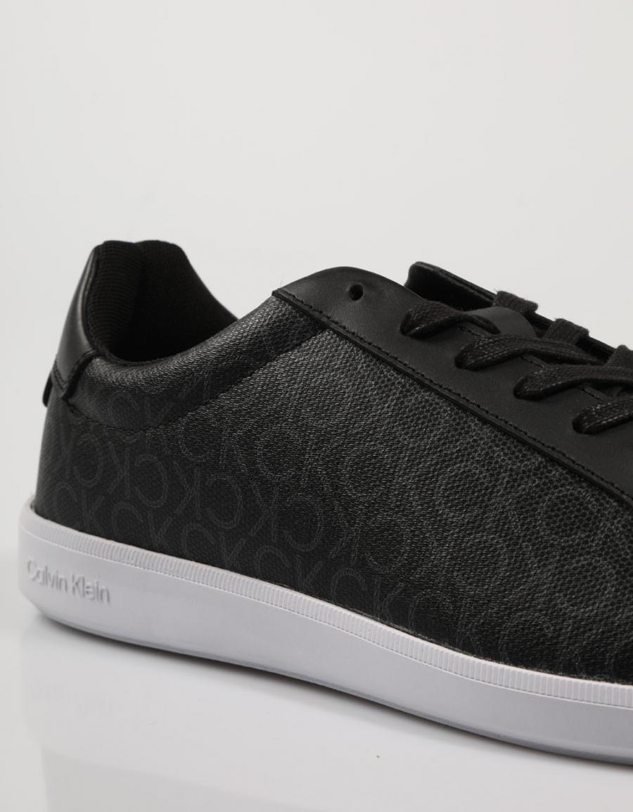 ZAPATILLAS CALVIN KLEIN LOW TOP LACE UP CV MOO en color Negro