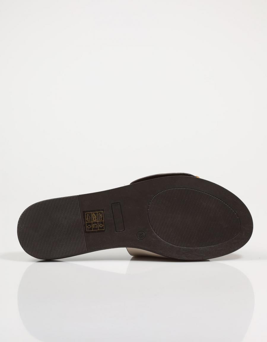 SANDALIAS NOA HARMON 8969 en color Hielo