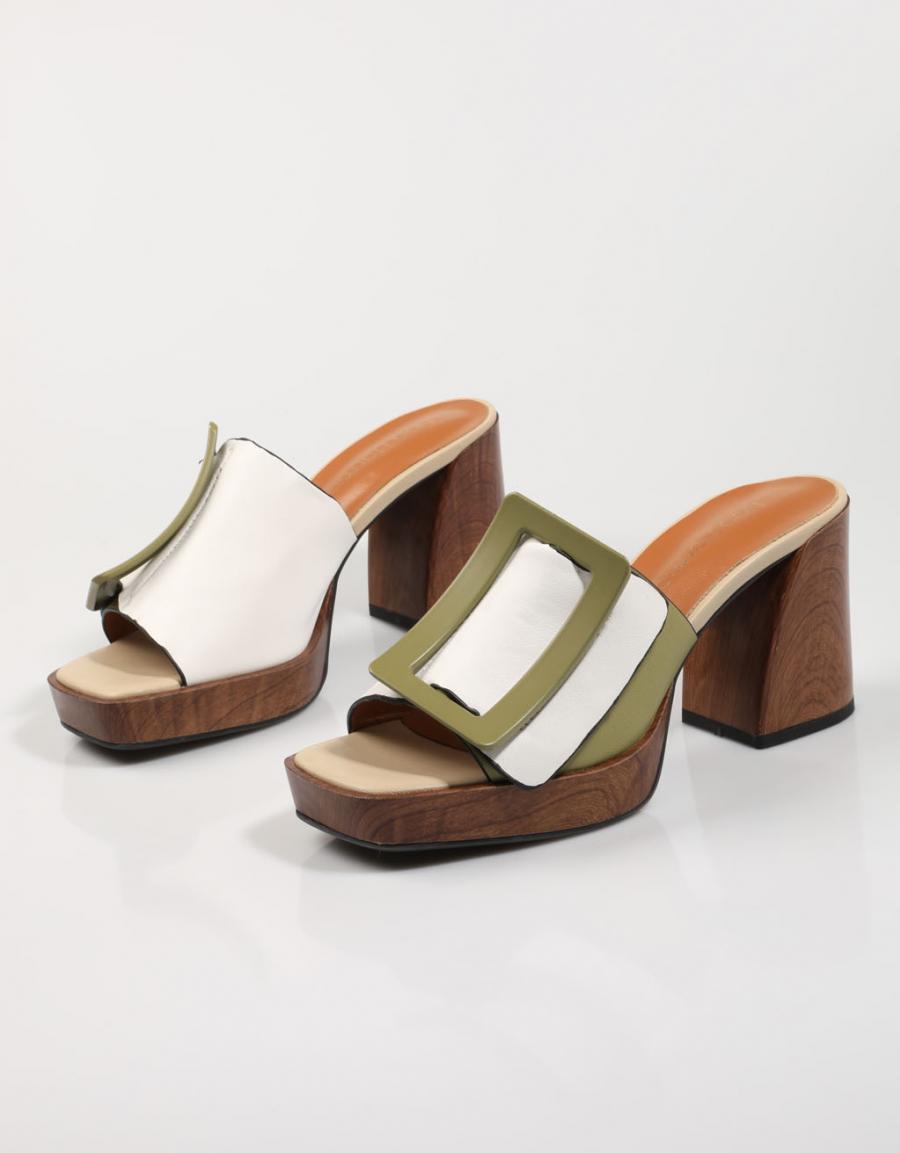 SANDALIAS NOA HARMON 8971 en color Blanco