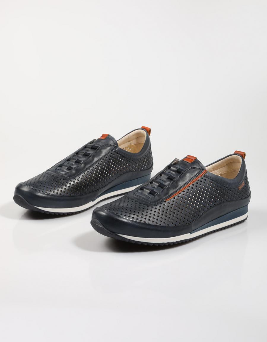 ZAPATILLAS PIKOLINOS LIVERPOOL M2A 6252 en color Azul marino