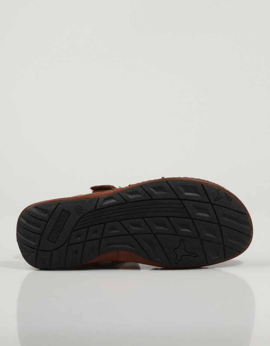 SANDALIAS PIKOLINOS TARIFA 06J 5818 en color Cuero