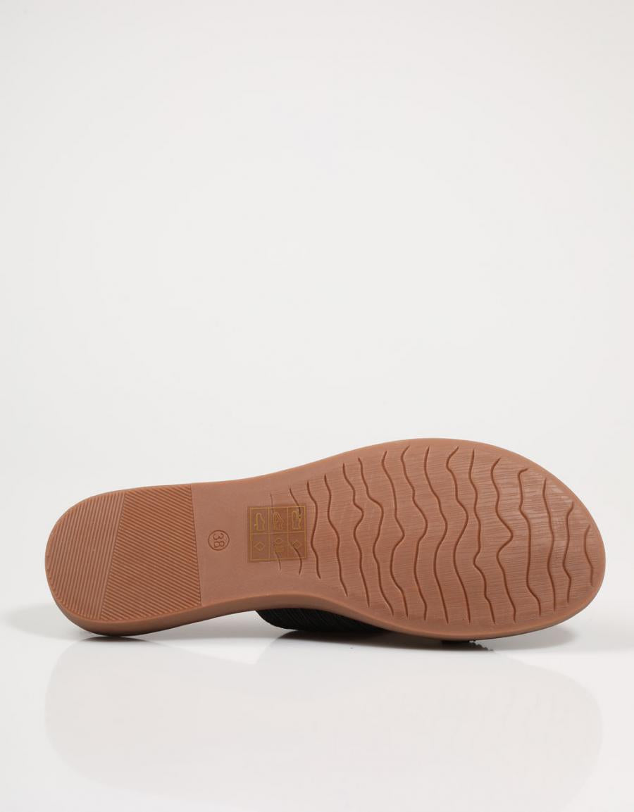 SANDALIAS EXE ZF1982 F5 en color Negro