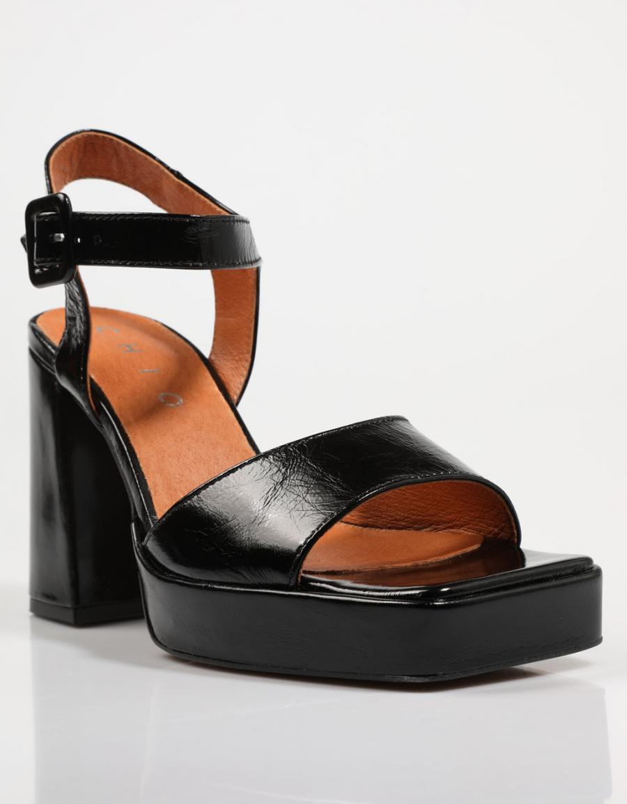 SANDALIAS CHIO 8205 en color Negro