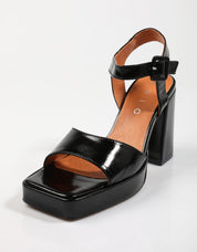 SANDALIAS CHIO 8205 en color Negro