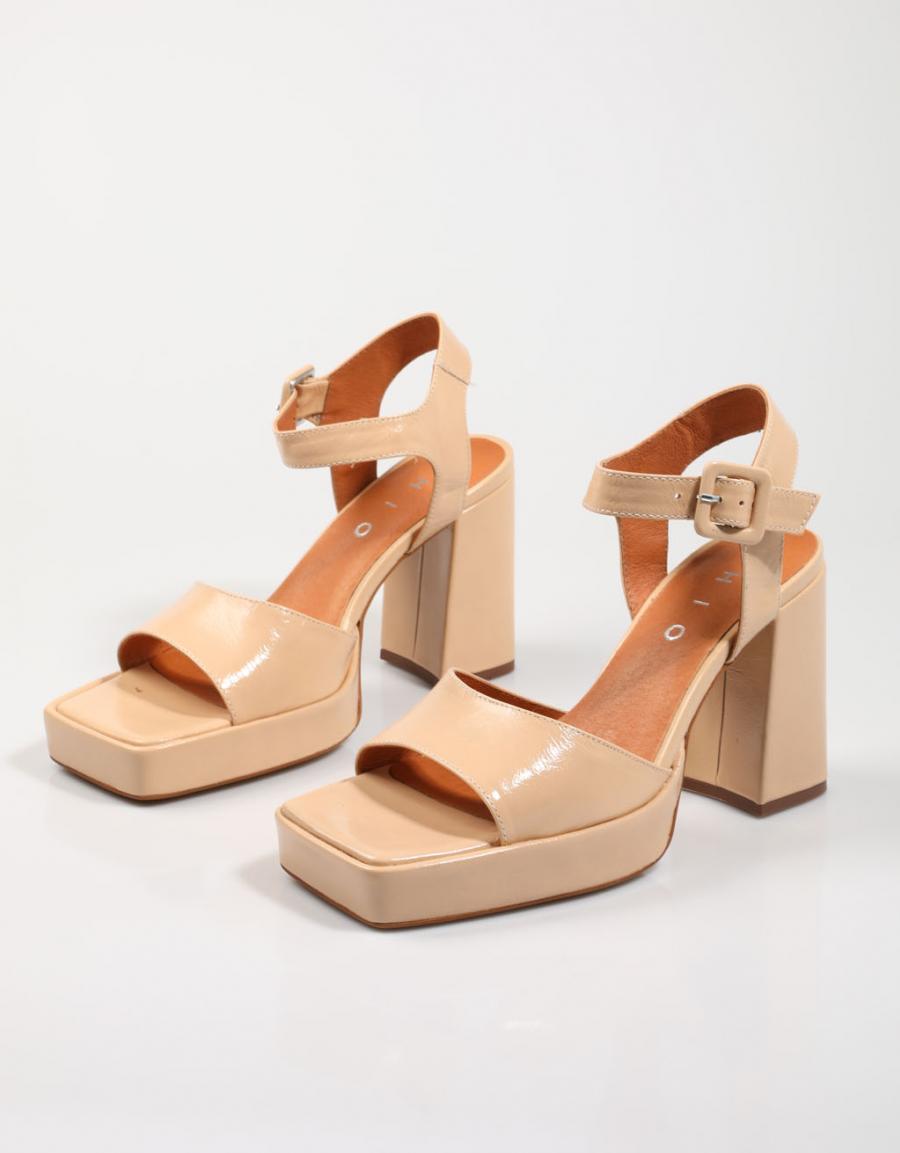 SANDALIAS CHIO 8205 en color Beige