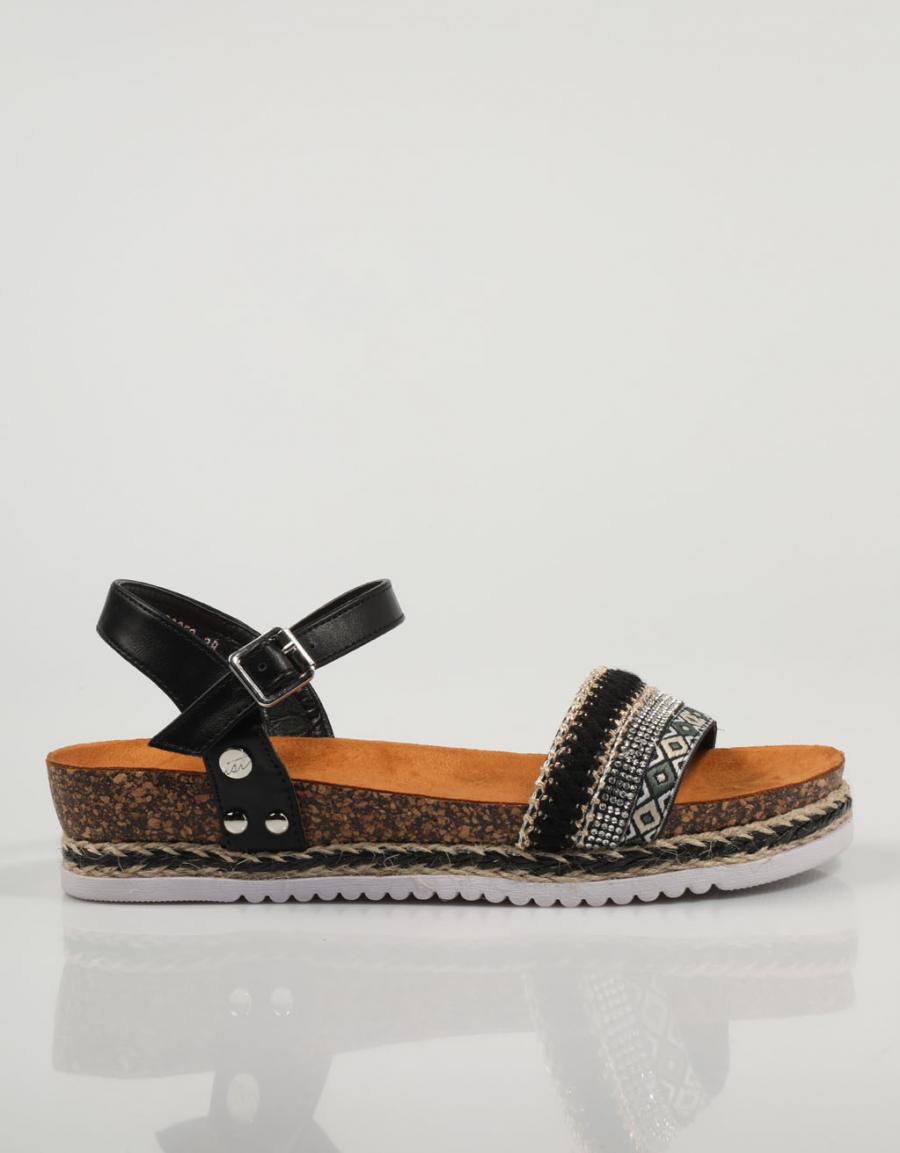 SANDALIAS ISTERIA 22059 en color Negro