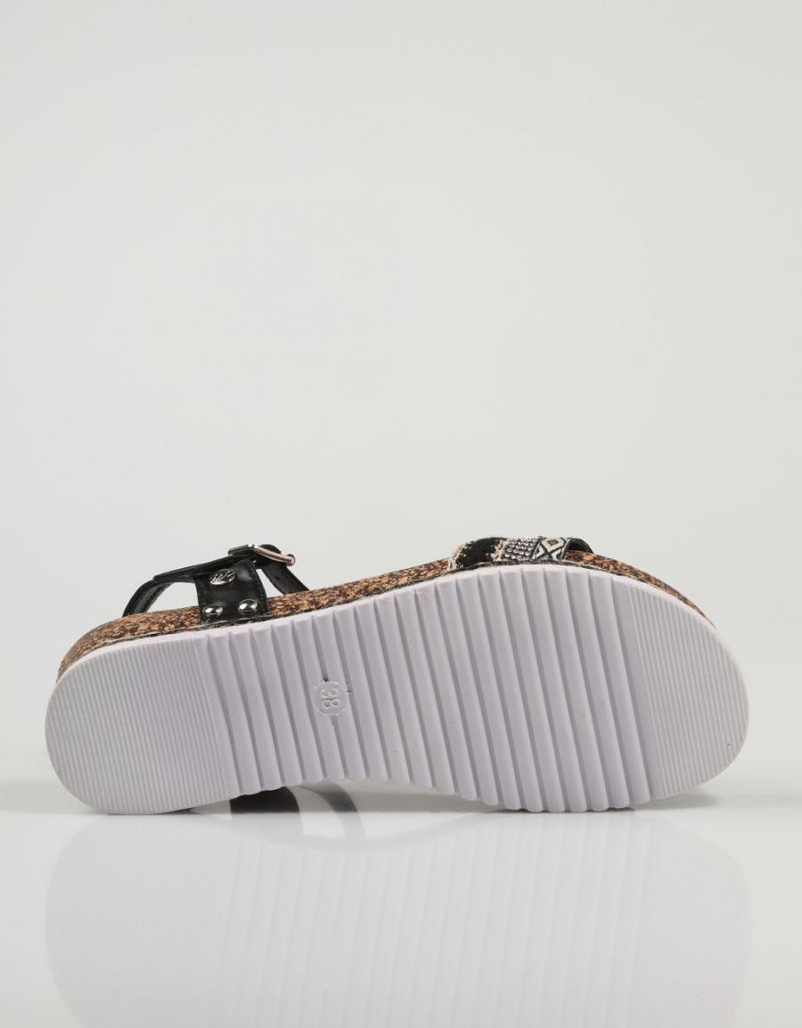 SANDALIAS ISTERIA 22059 en color Negro