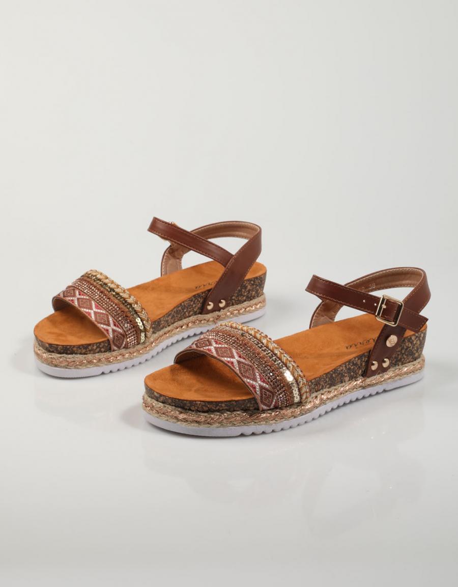 SANDALIAS ISTERIA 22059 en color Cuero