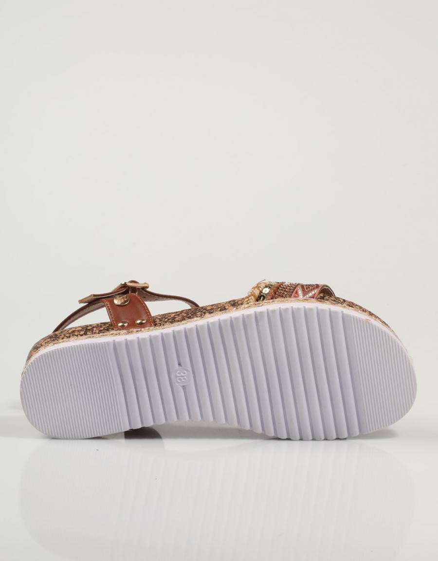 SANDALIAS ISTERIA 22059 en color Cuero