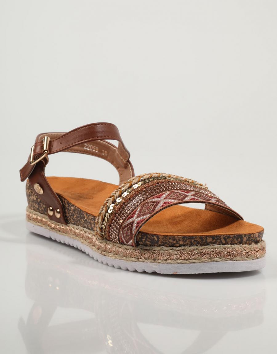 SANDALIAS ISTERIA 22059 en color Cuero