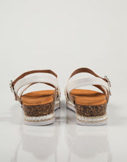 SANDALIAS ISTERIA 22059 en color Blanco