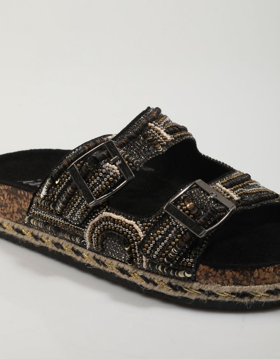SANDALIAS ISTERIA 22061 en color Negro