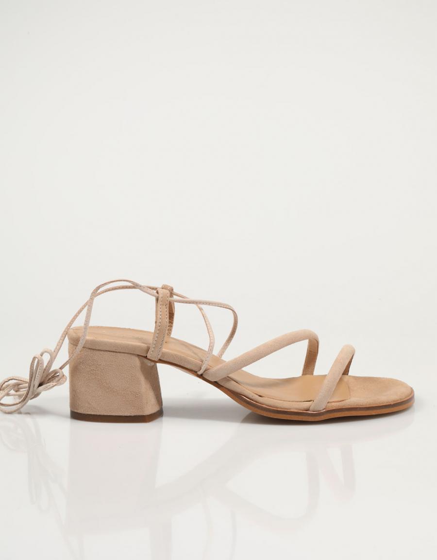 SANDALIAS BRYAN 2605 en color Cuero