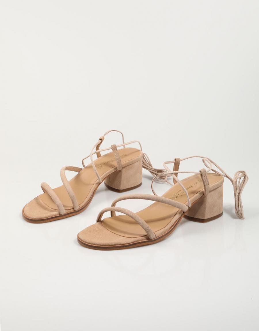 SANDALIAS BRYAN 2605 en color Cuero