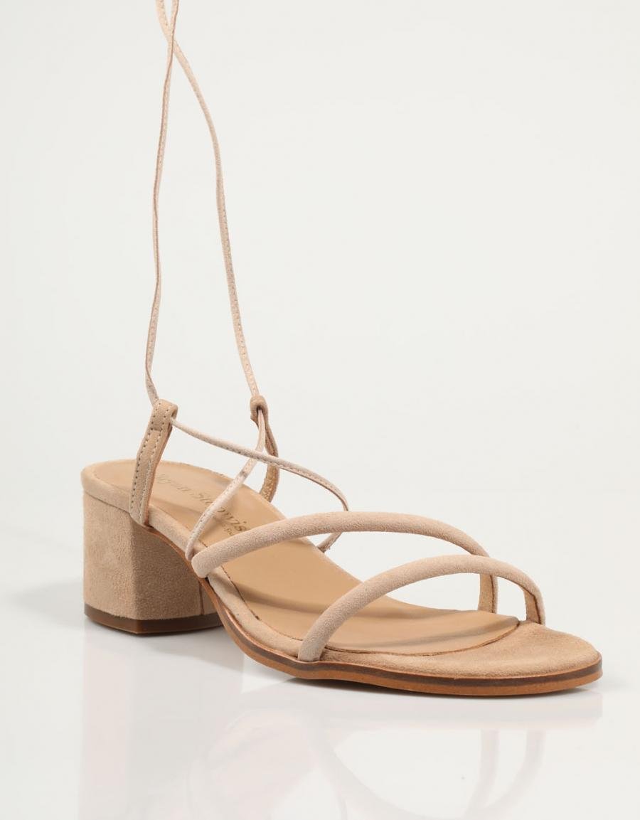 SANDALIAS BRYAN 2605 en color Cuero
