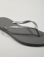 CHANCLAS HAVAIANAS SLIM en color Gris