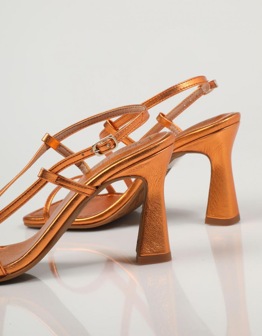 SANDALIAS REBECCA HOPE 2112 en color Naranja
