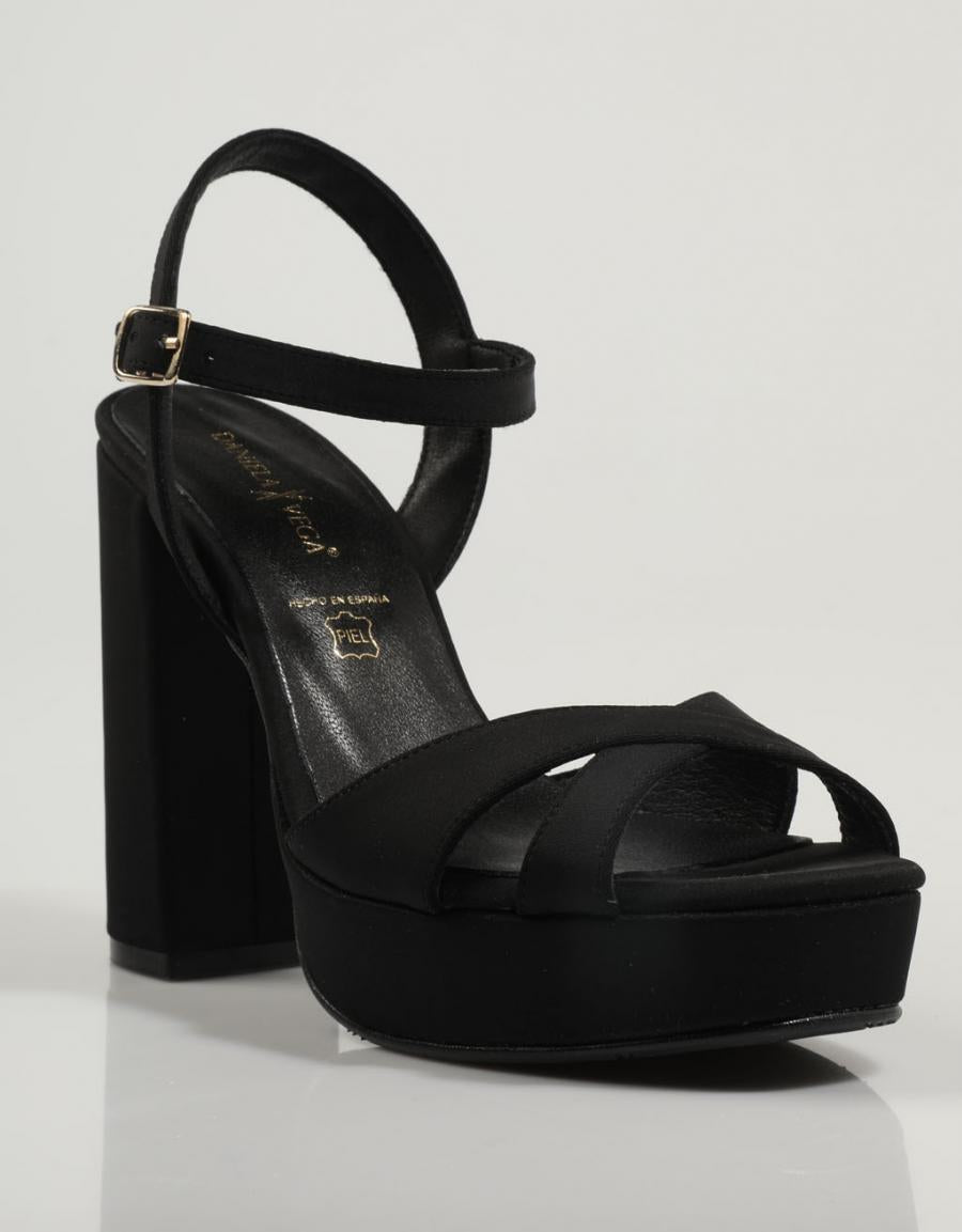 SANDALIAS DANIELA VEGA 1819 en color Negro