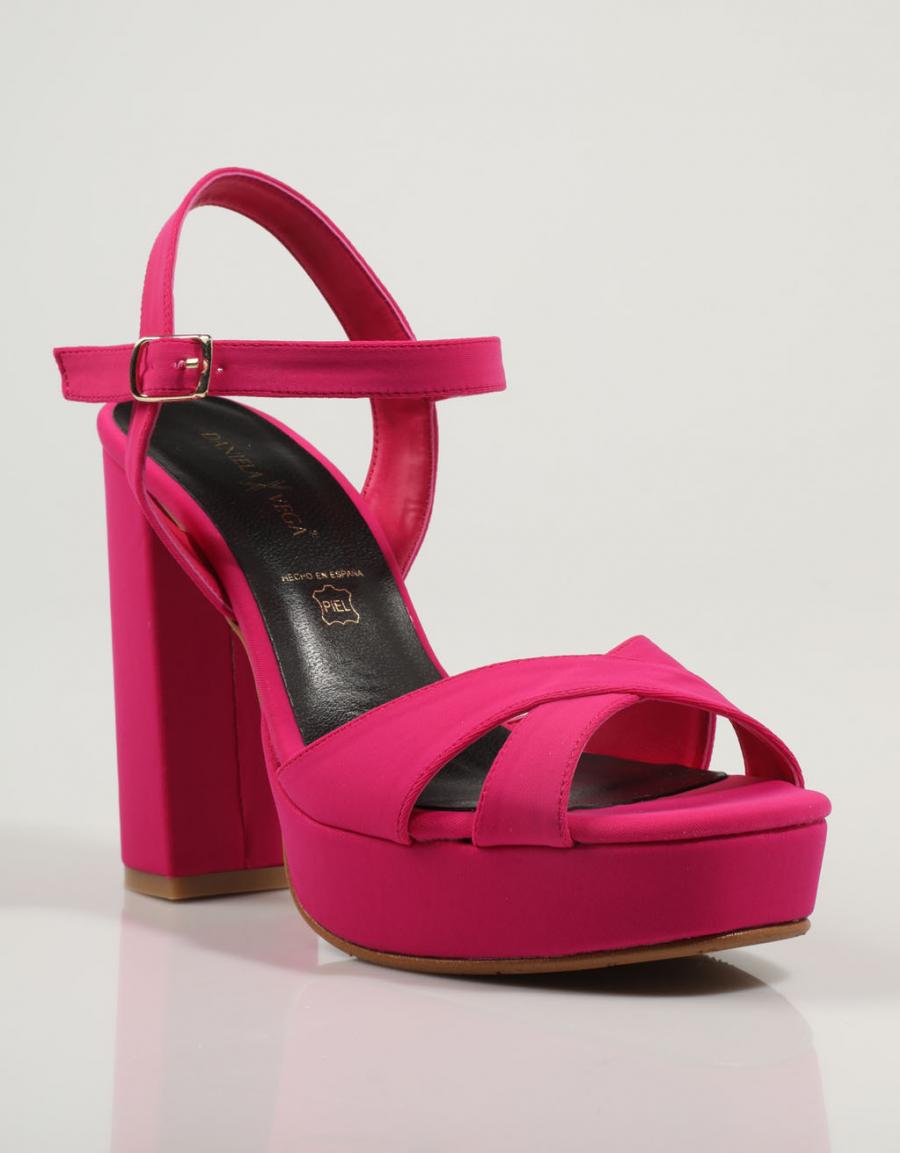SANDALIAS DANIELA VEGA 1819 en color Fuxia