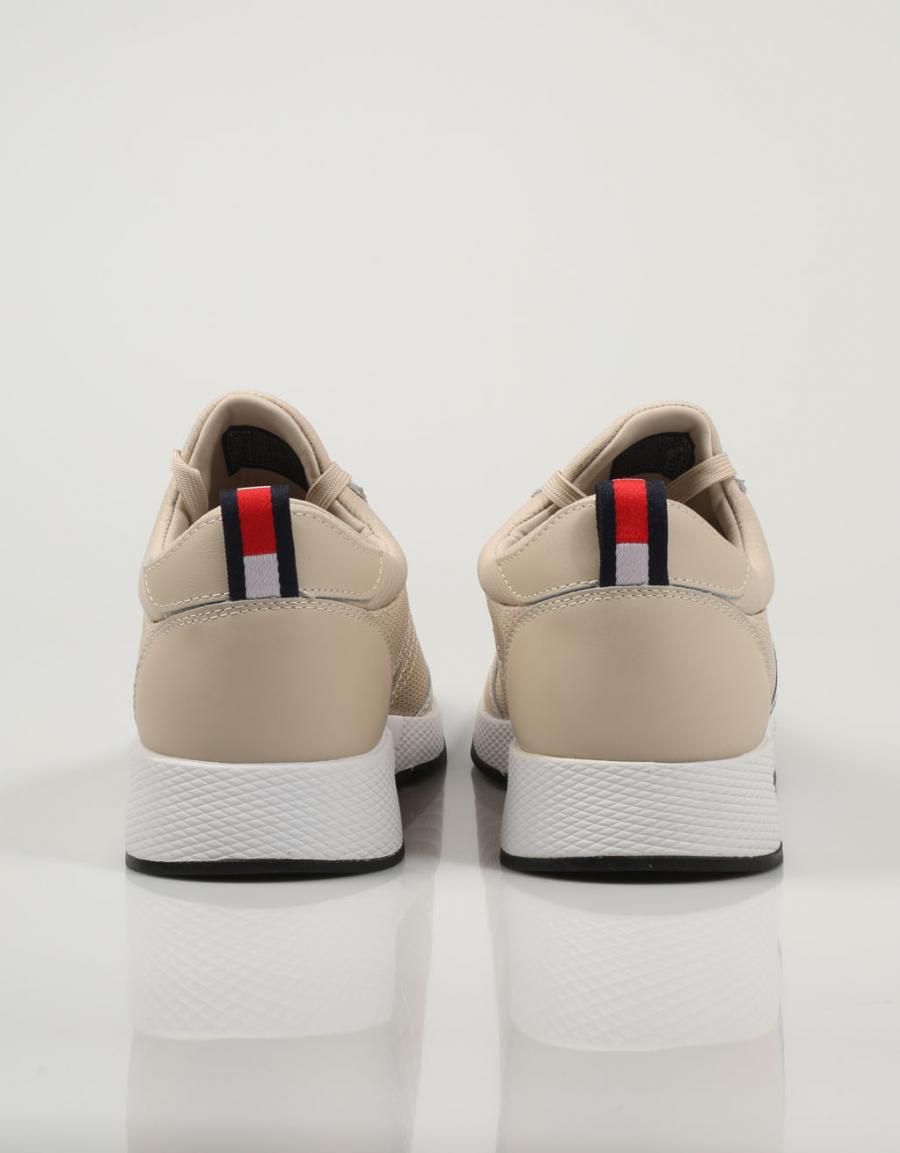 ZAPATILLAS TOMMY HILFIGER TOMMY JEANS FLEXI RUNNER en color Beige