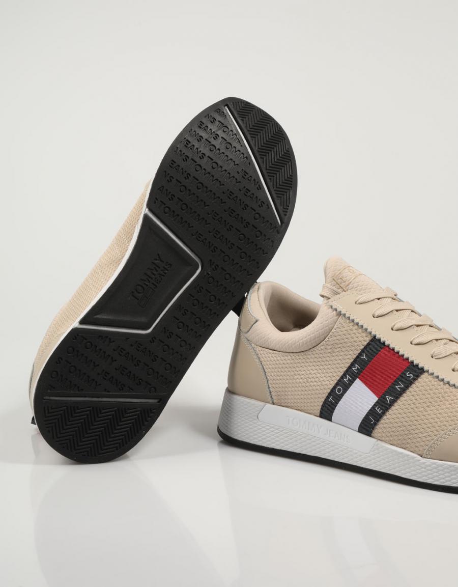 ZAPATILLAS TOMMY HILFIGER TOMMY JEANS FLEXI RUNNER en color Beige