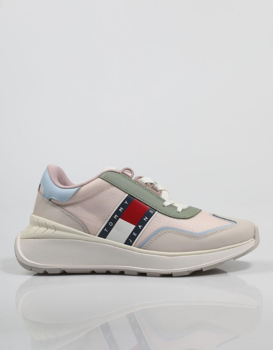ZAPATILLAS TOMMY HILFIGER TOMMY JEANS FASHION RETRO RUN en color Beige