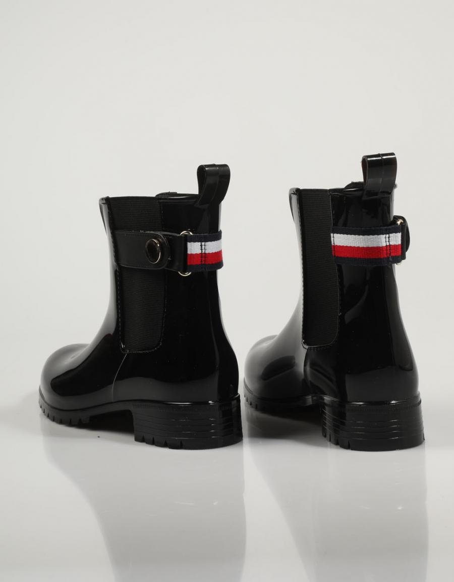 BOTINES TOMMY HILFIGER ANKLE RAINBOOT WITH METAL DETAIL en color Negro