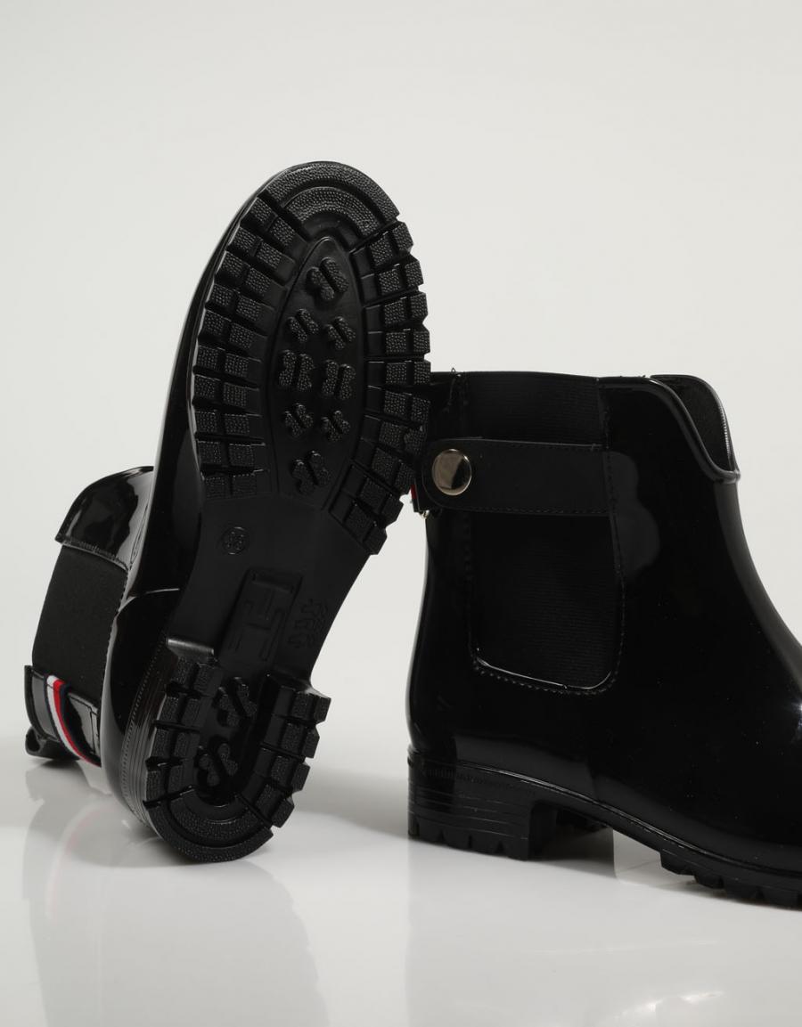 BOTINES TOMMY HILFIGER ANKLE RAINBOOT WITH METAL DETAIL en color Negro