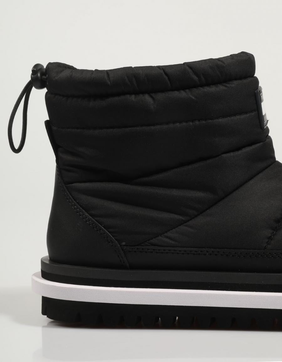 BOTINES TOMMY HILFIGER PADDED TOMMY JEANS WMNS BOOT en color Negro