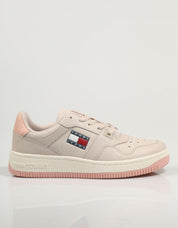ZAPATILLAS TOMMY HILFIGER TOMMY JEANS RETRO BASKET WMN en color Beige