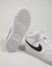 ZAPATILLAS NIKE COURT en color Blanco