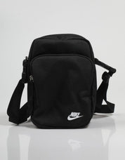 BANDOLERA NIKE HERITAGE CROSSBODY BAG en color Negro