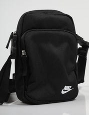 BANDOLERA NIKE HERITAGE CROSSBODY BAG en color Negro