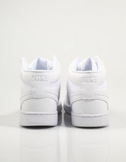 ZAPATILLAS NIKE COURT en color Blanco