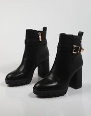 BOTINES XTI 140582 en color Negro