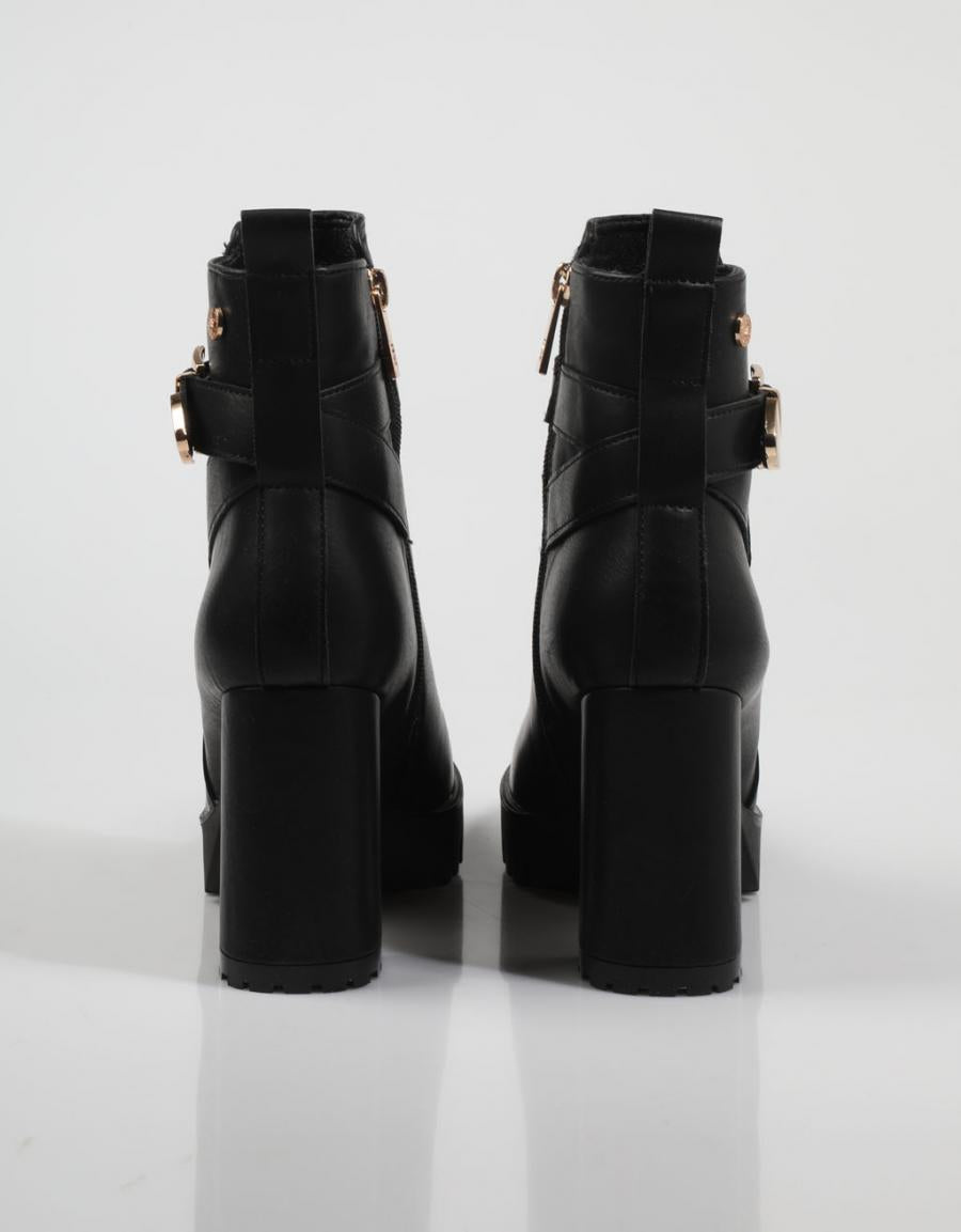 BOTINES XTI 140582 en color Negro