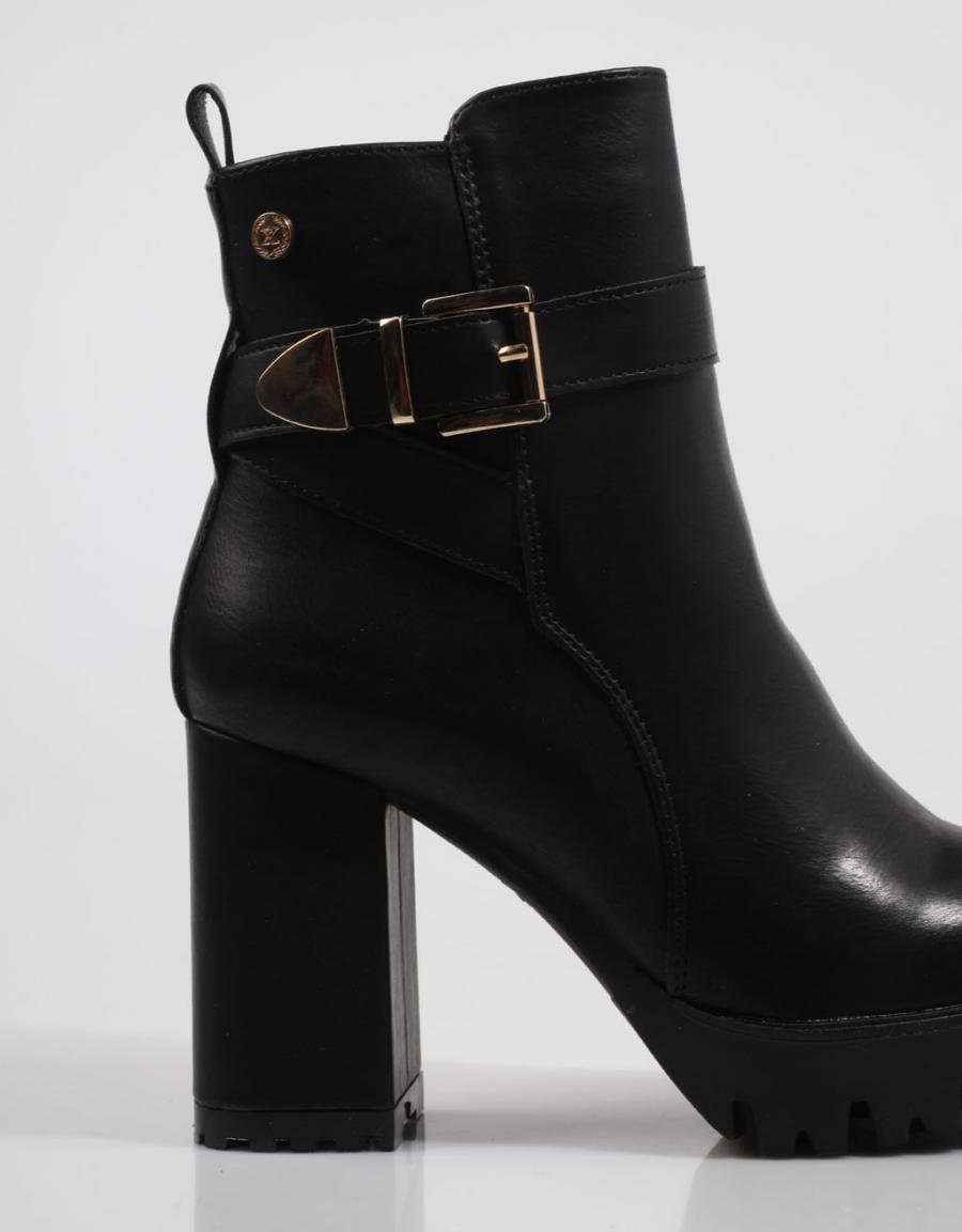 BOTINES XTI 140582 en color Negro